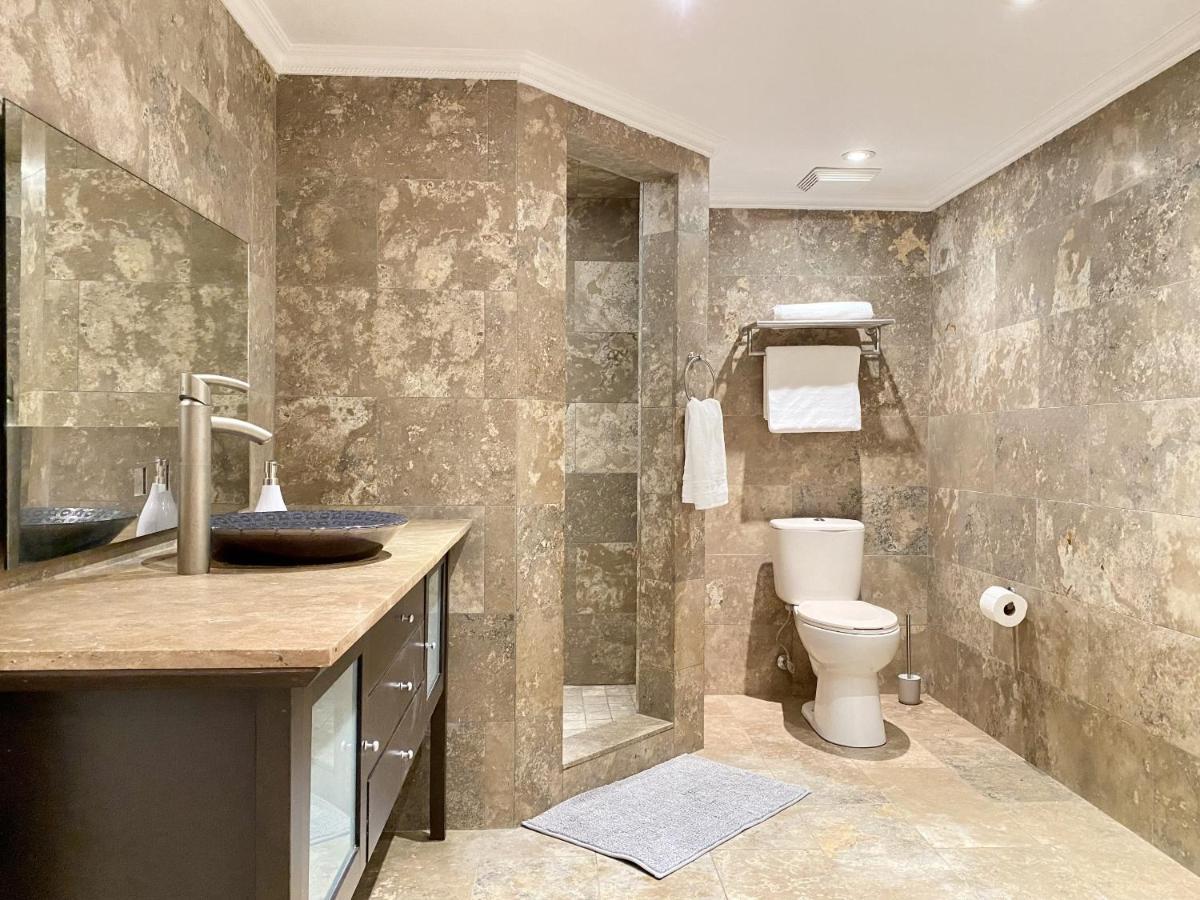 5000+ Sqft Cottage Near Toronto Bolton Zewnętrze zdjęcie